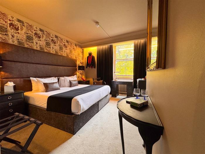 white hart hotel and apartments
