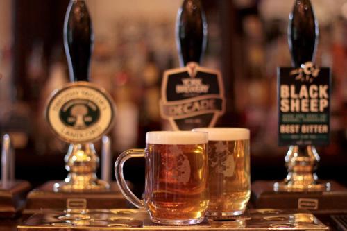 white hart hotel and apartments