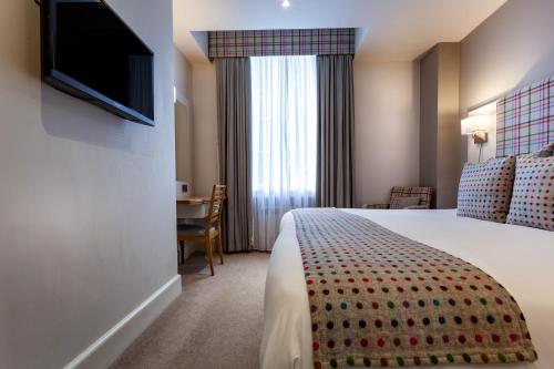 white hart hotel and apartments