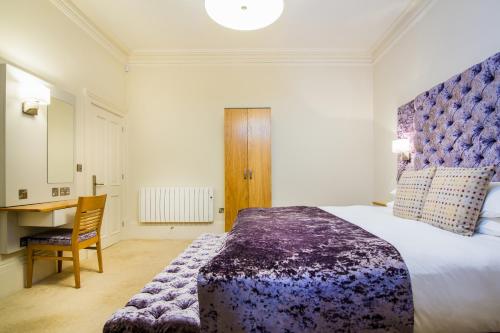 white hart hotel and apartments