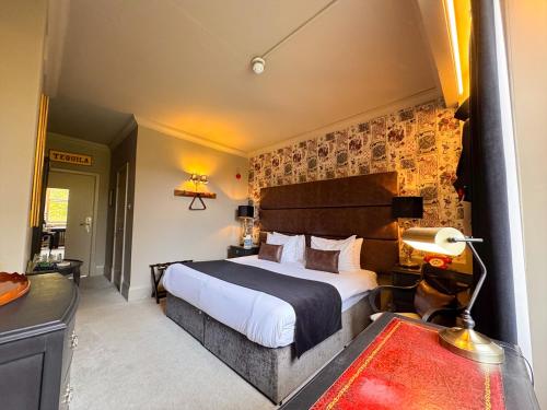 white hart hotel and apartments