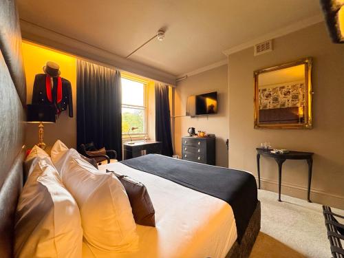 white hart hotel and apartments