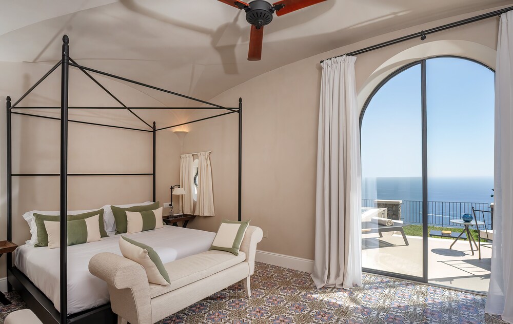 furore grand hotel