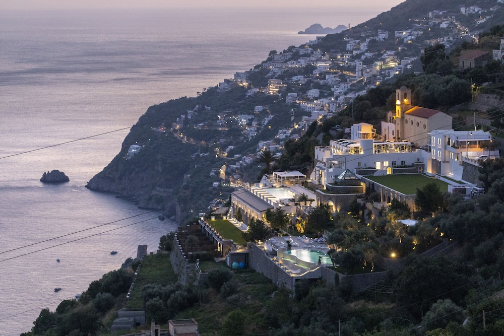 furore grand hotel
