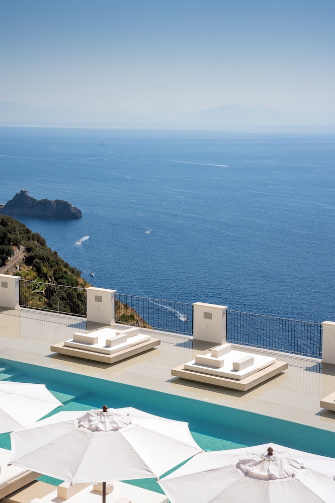 furore grand hotel