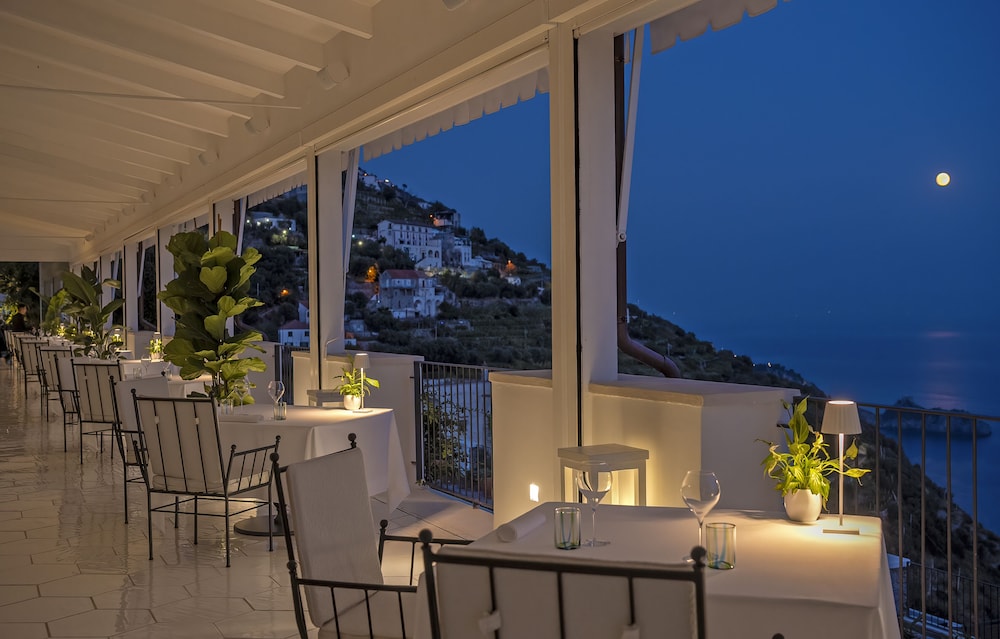 furore grand hotel