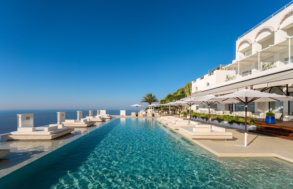 furore grand hotel