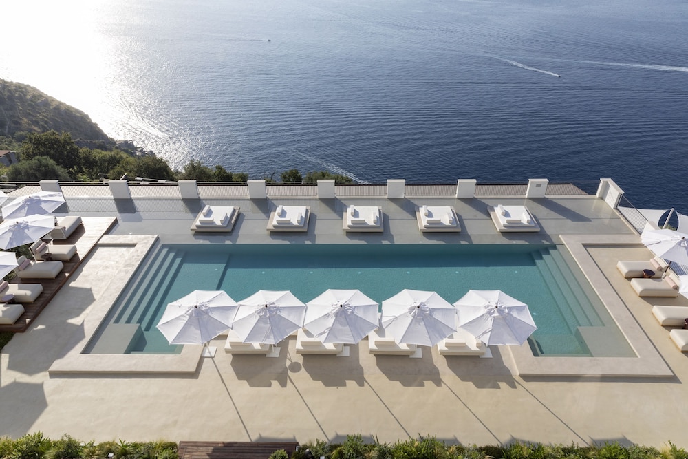 furore grand hotel