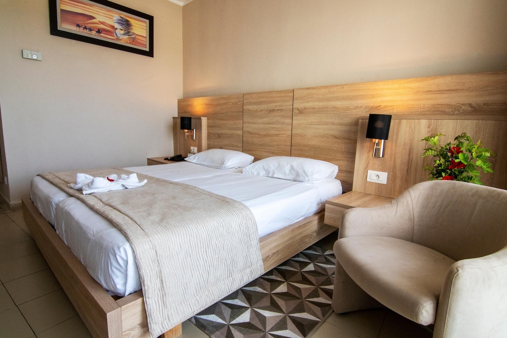 riadh palms resort and spa