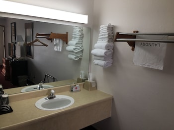 twelve oaks inn