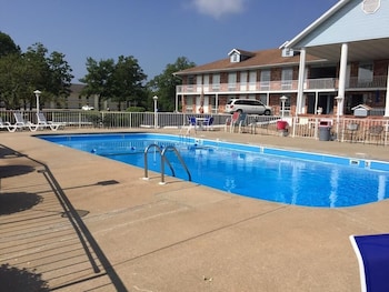 twelve oaks inn