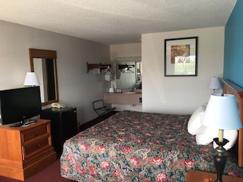 twelve oaks inn