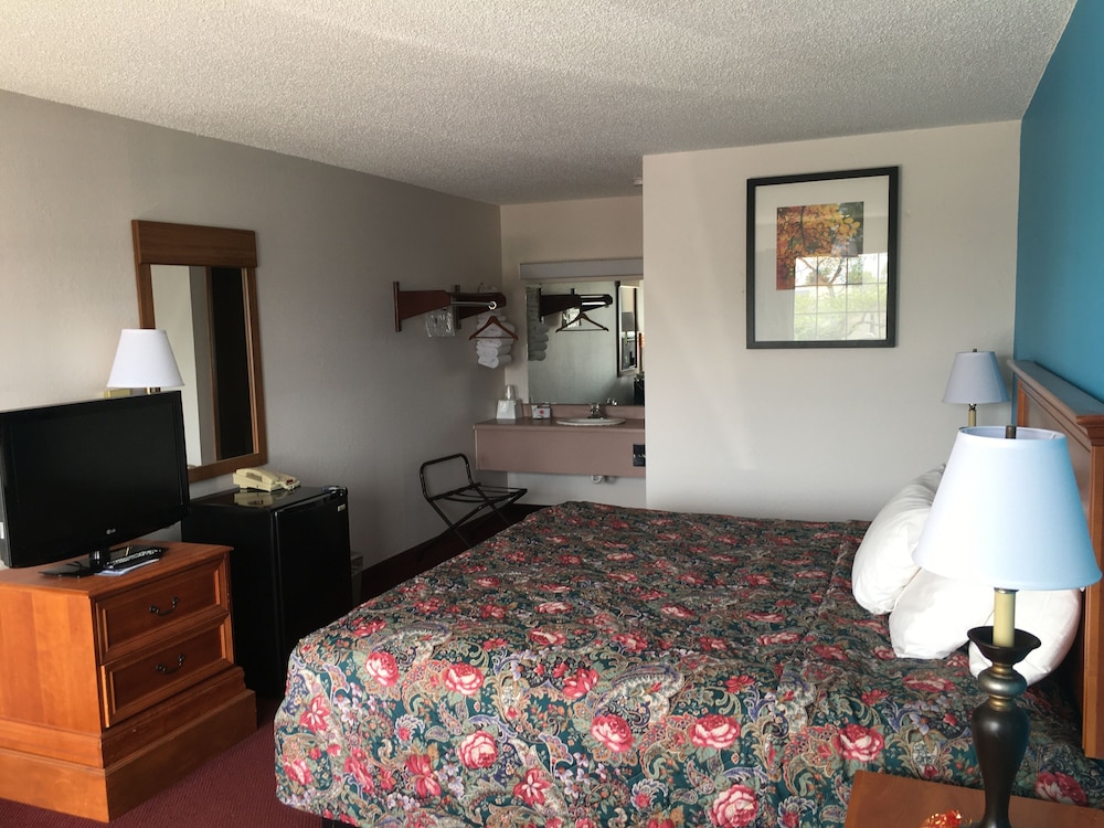 twelve oaks inn