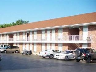 twelve oaks inn
