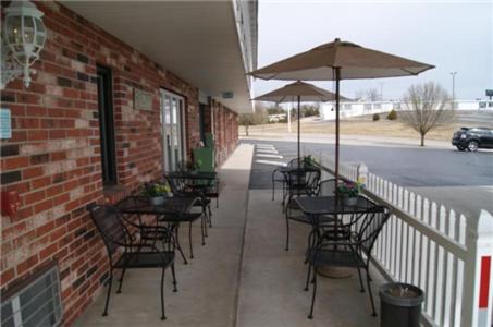 twelve oaks inn