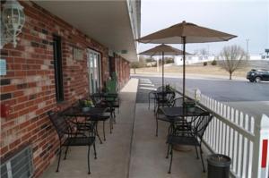 twelve oaks inn