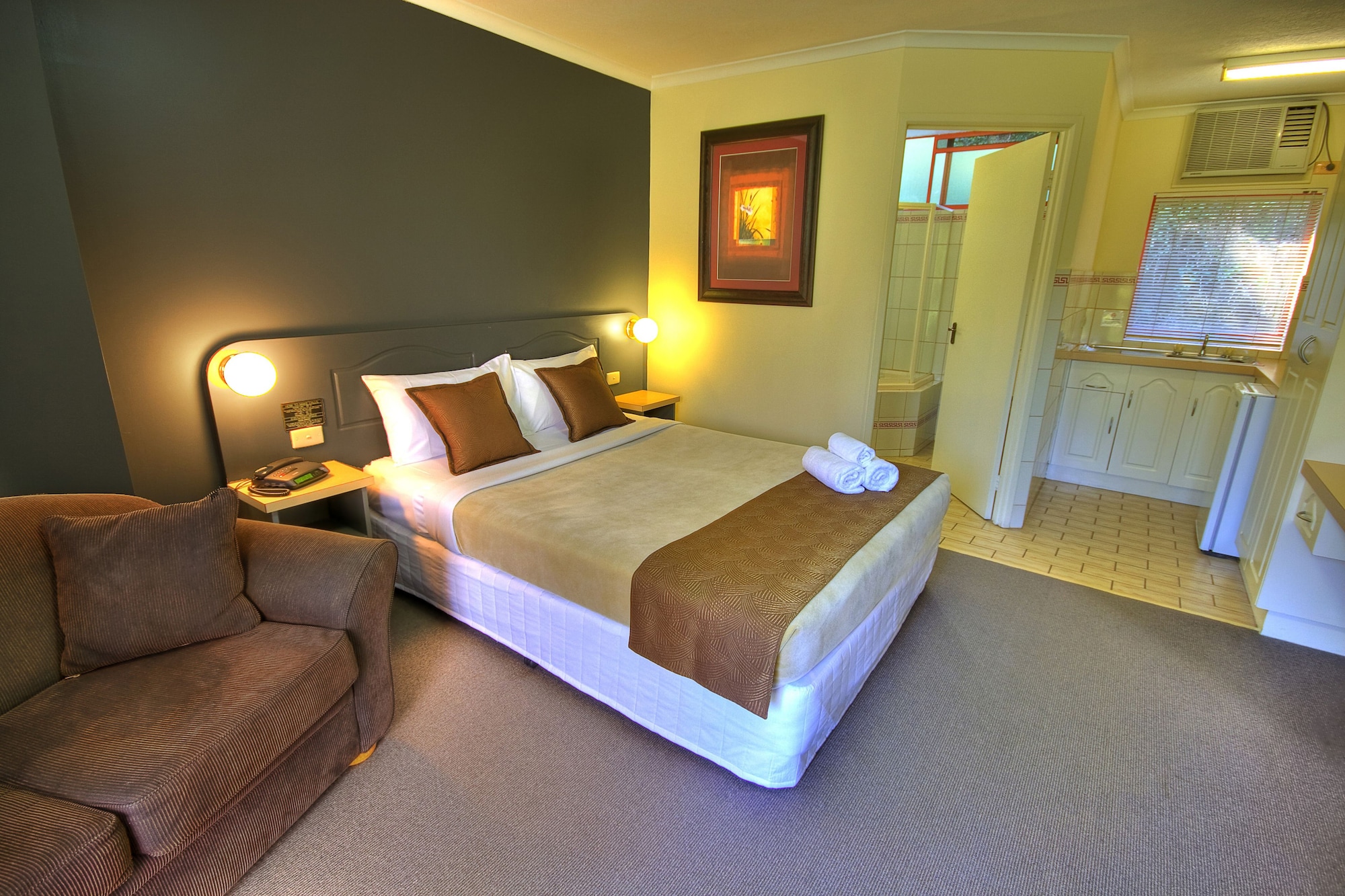lorne coachman inn