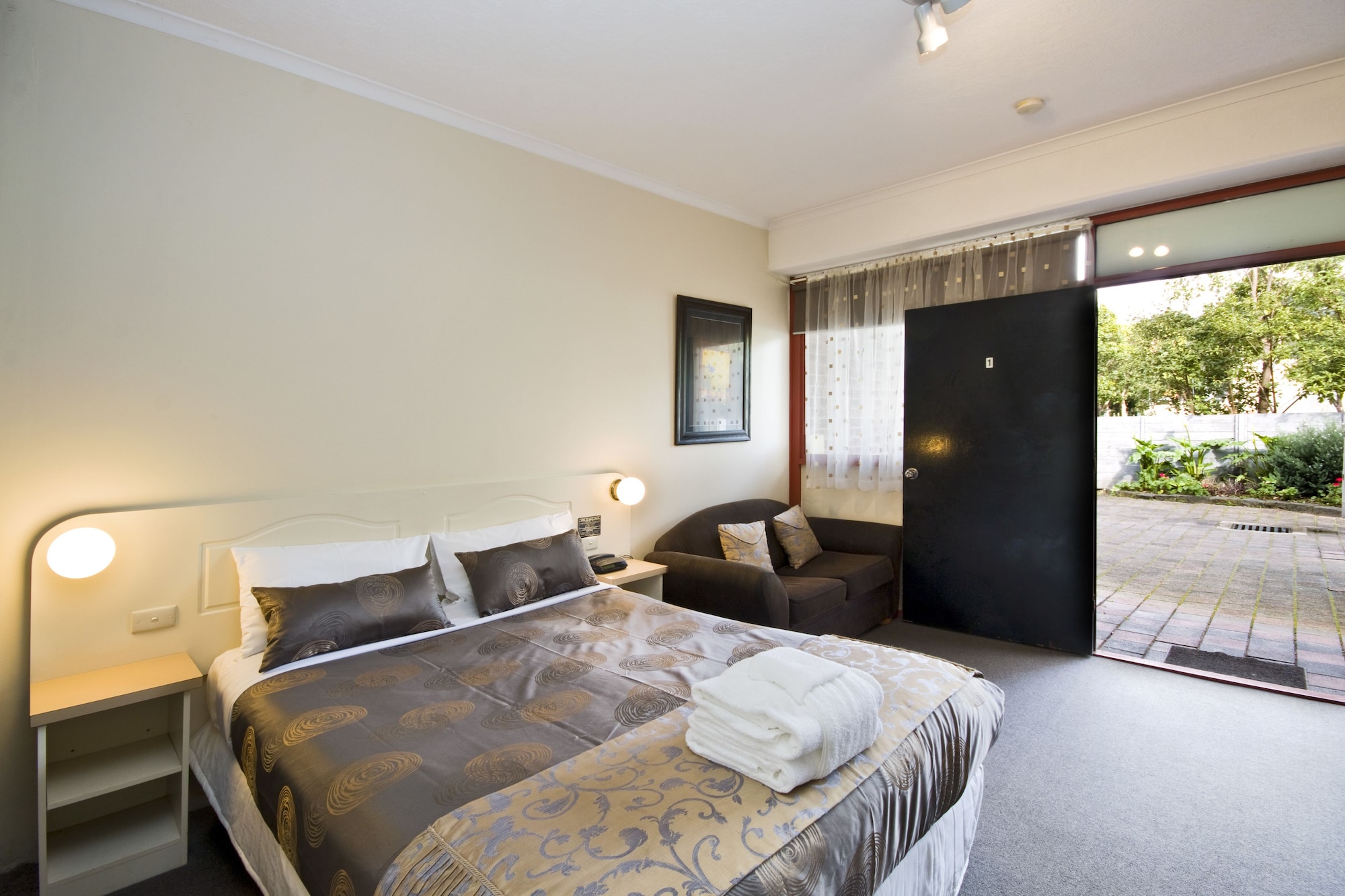 lorne coachman inn