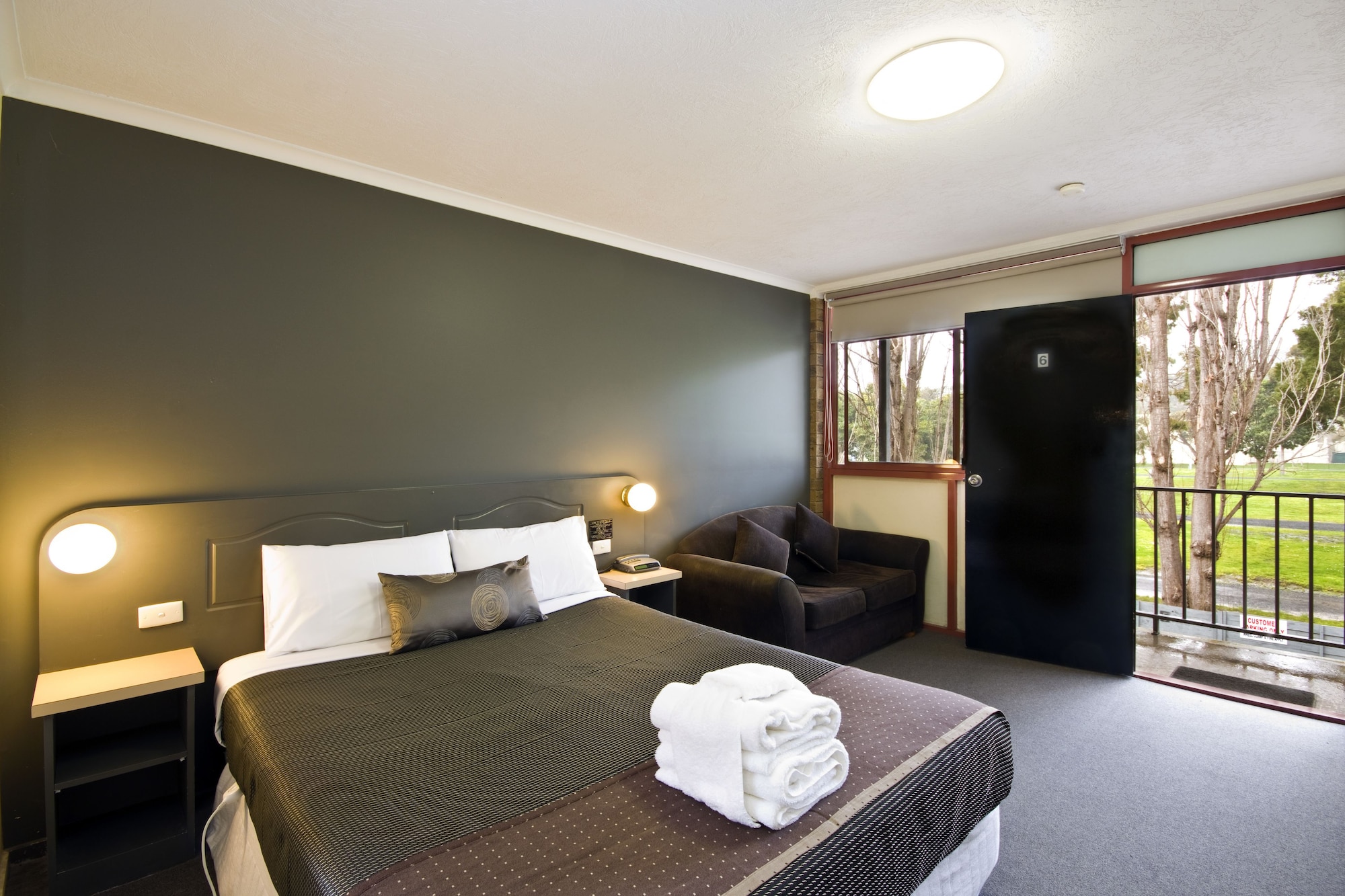 lorne coachman inn