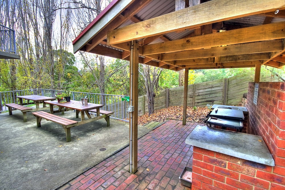 lorne coachman inn