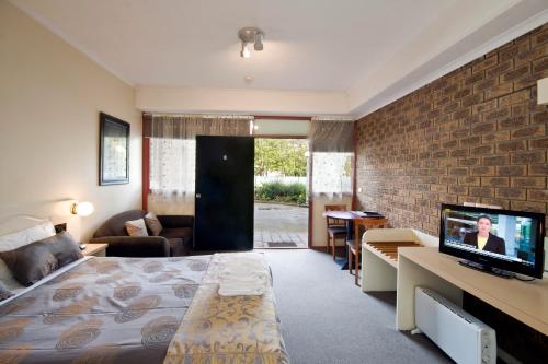 lorne coachman inn