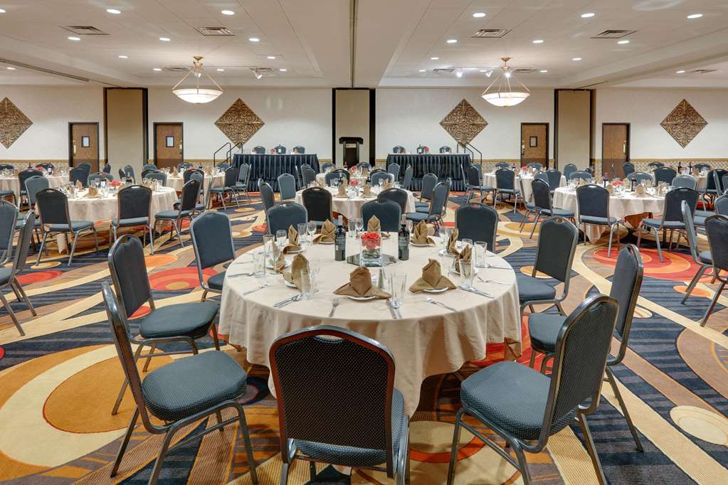 wyndham riverfront little rock