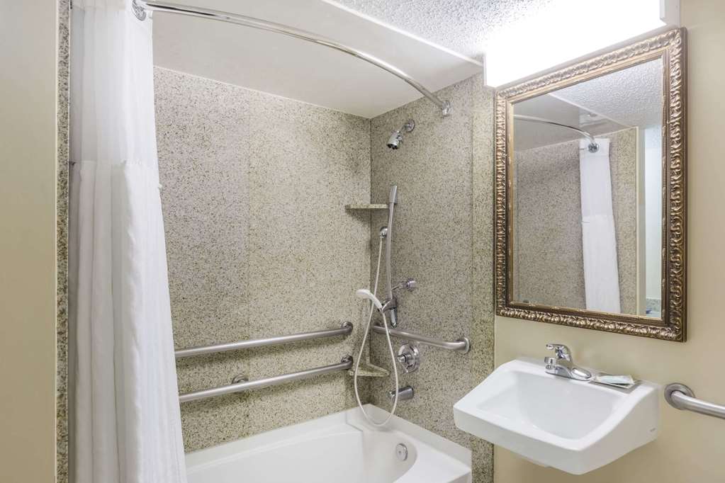 wyndham riverfront little rock