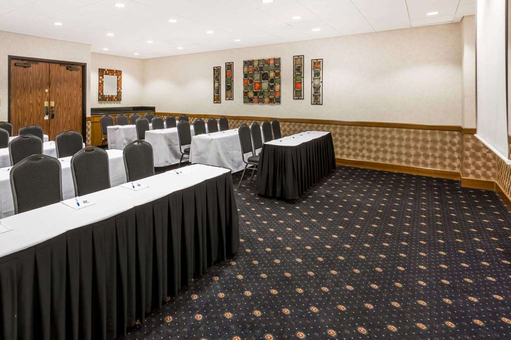 wyndham riverfront little rock