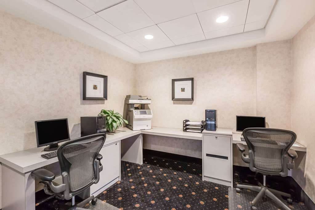 wyndham riverfront little rock