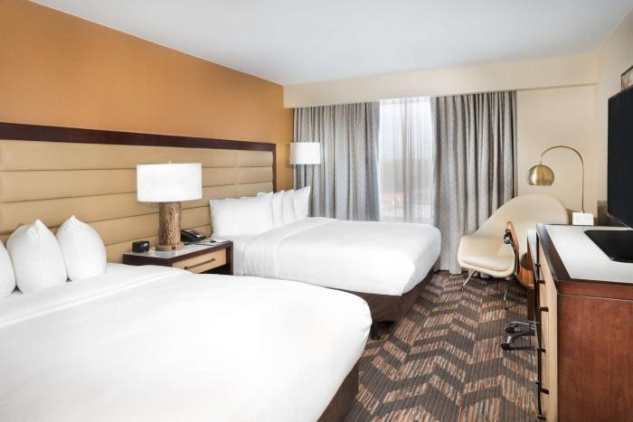 doubletree by hilton hotel lawrence