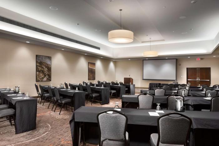 doubletree by hilton hotel lawrence