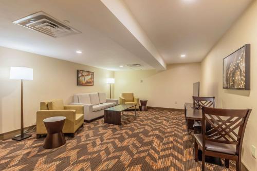 doubletree by hilton hotel lawrence