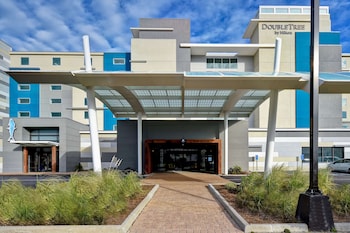 doubletree by hilton virginia beach oceanfront south