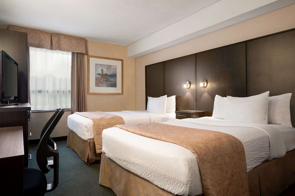 days inn and conference centre by wyndham renfrew