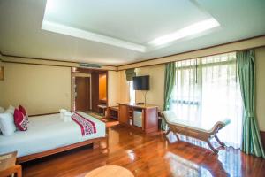 sappraiwan elephant resort and sanctuary