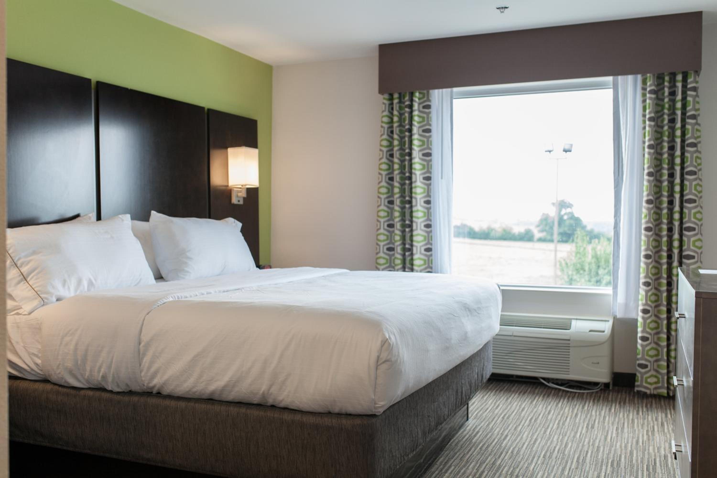 holiday inn express and suites sweetwater by ihg