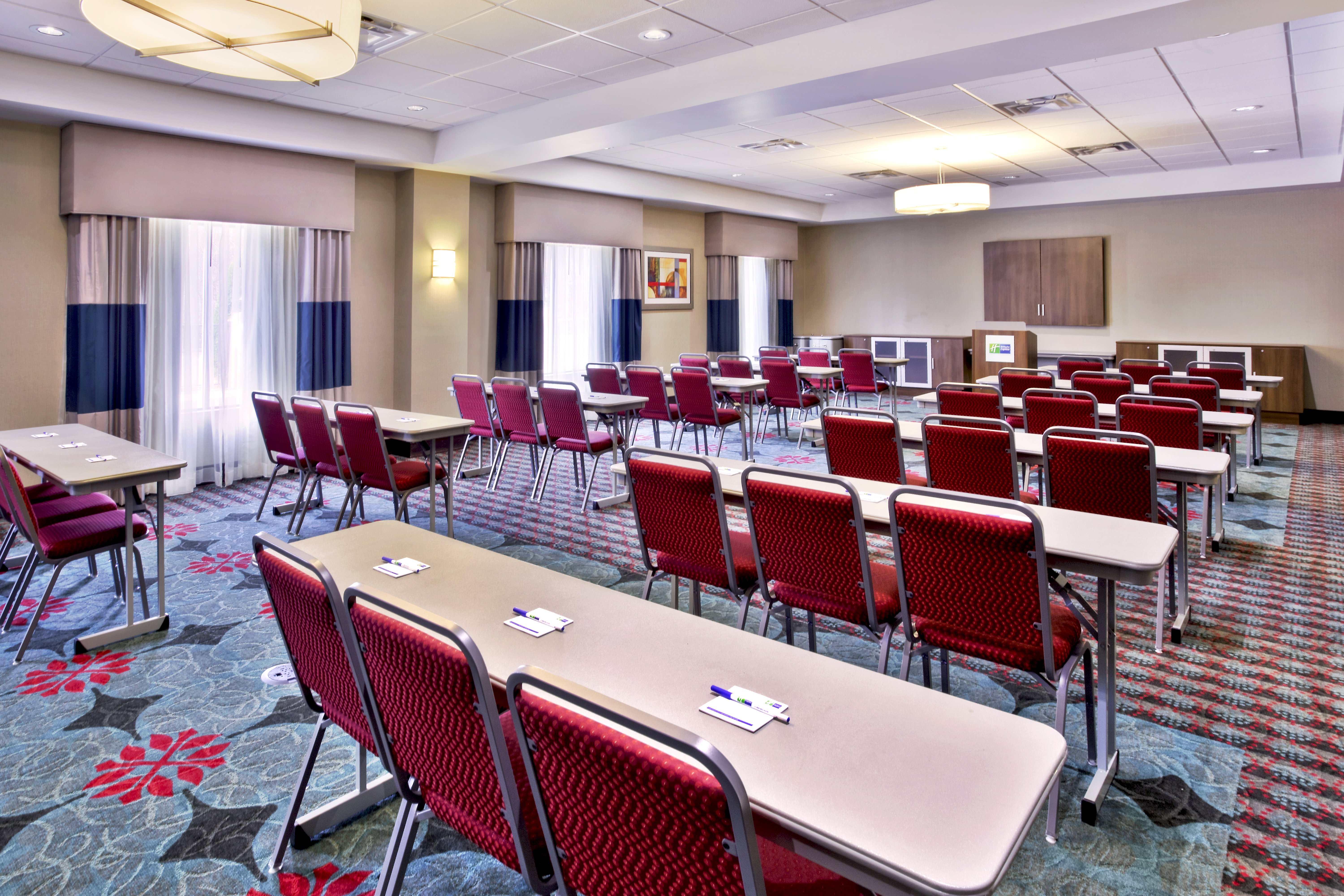 holiday inn express and suites oak ridge by ihg