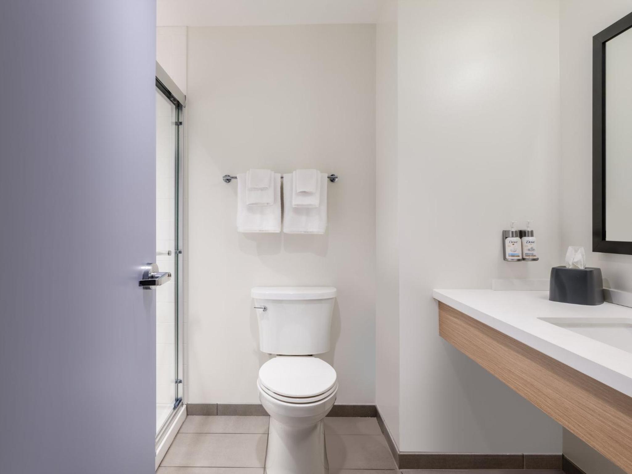 holiday inn express and suites oak ridge by ihg