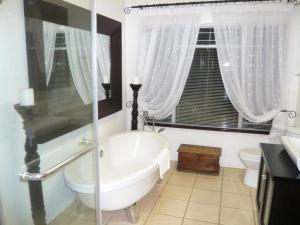 dusk to dawn guesthouse