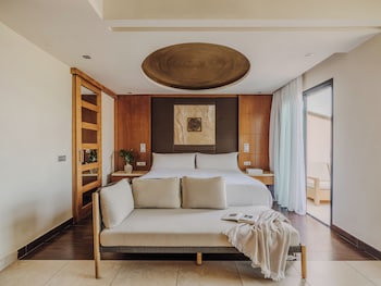 redlevel at gran melia palacio de isora adults only