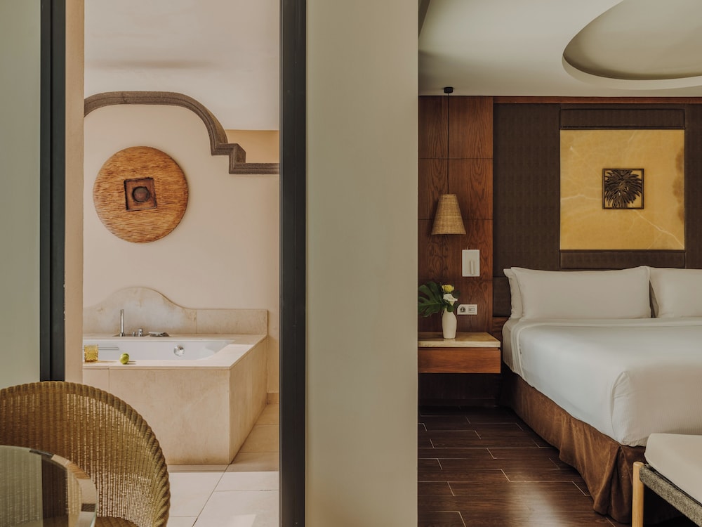 redlevel at gran melia palacio de isora adults only