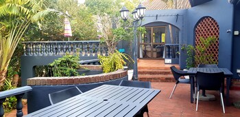 santa lucia guest house