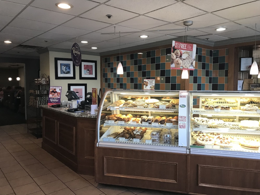 clarion inn and suites university area