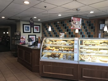 clarion inn and suites university area