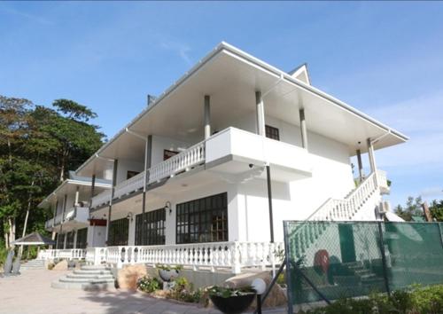 la digue self catering apartments
