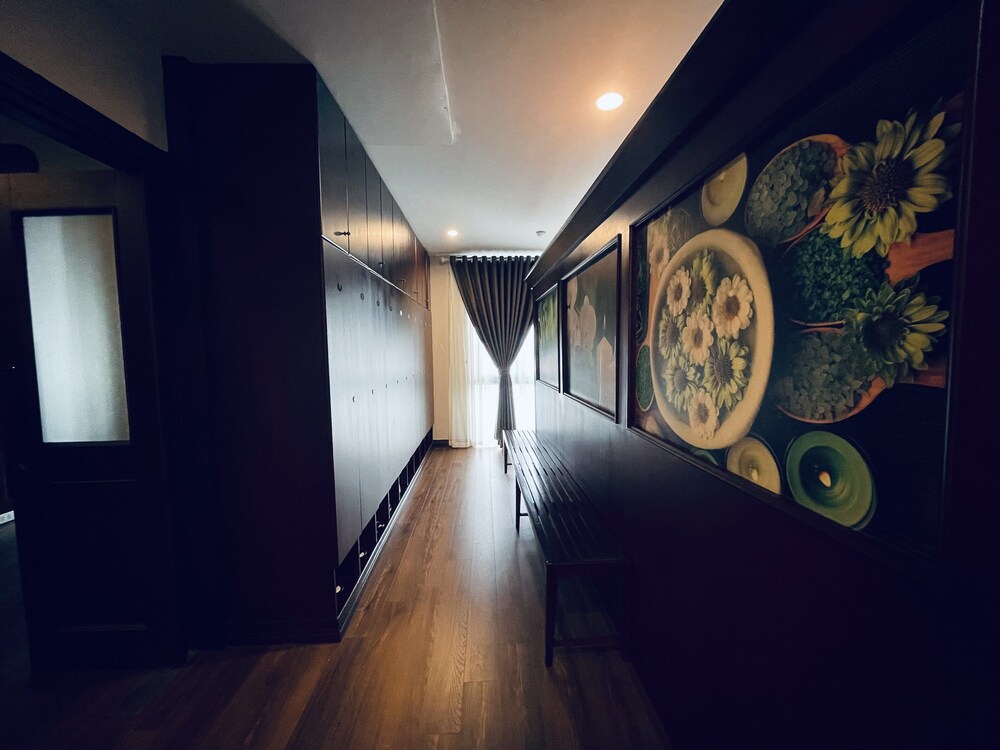 the tray hotel