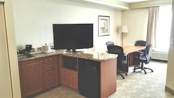 waterloo suites hotel trademark collection by wyndham