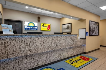 super 8 by wyndham perrysburg toledo