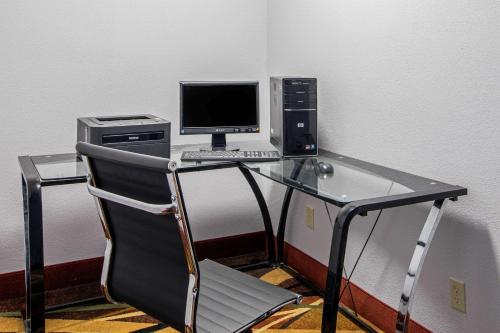 quality inn and suites albuquerque north near balloon fiesta park