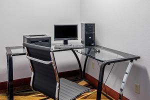 quality inn and suites albuquerque north near balloon fiesta park